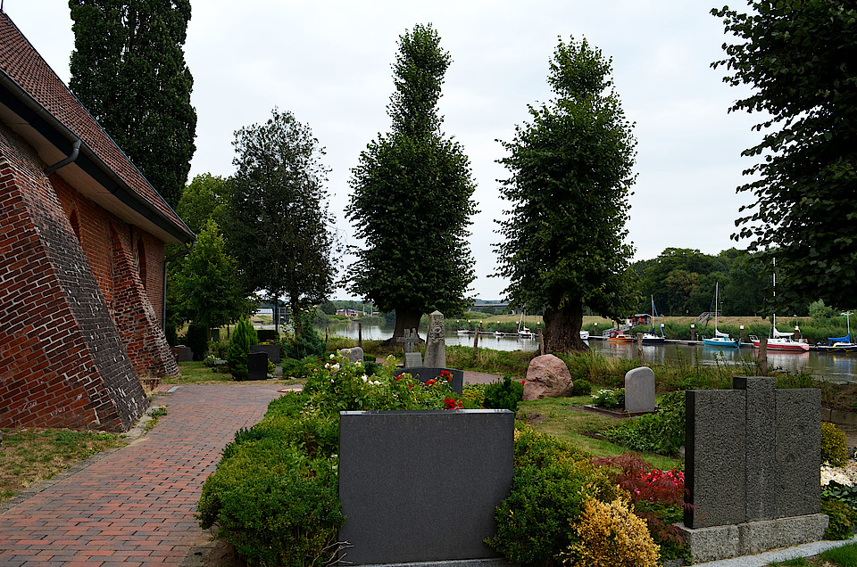 Kirchfriedhof Heiligenstedten